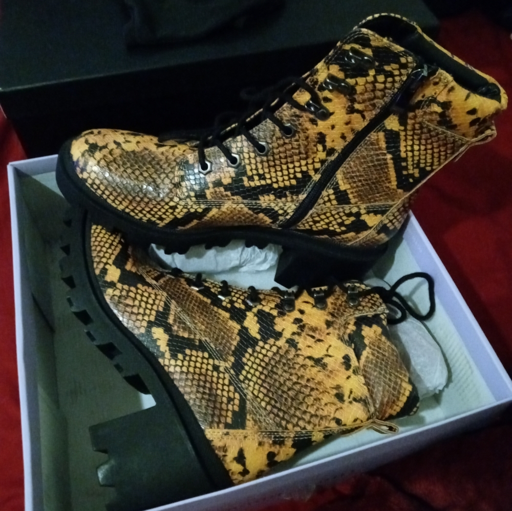 Madden girl snake skin boots 8.5